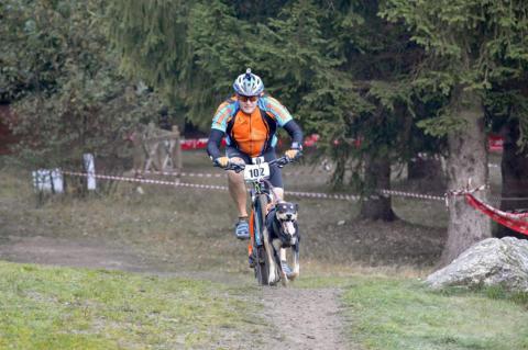 Ard in voorbereiding op de bikejöring wedstrijd Boschoord